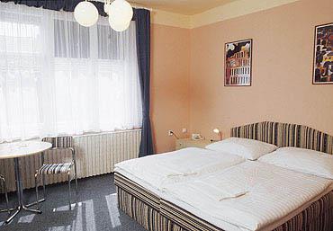 Hotel Stirka Prag Dış mekan fotoğraf